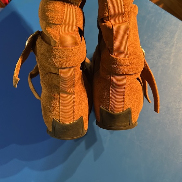 Tan Suede Slouchy Boots 7/8 - Picture 5 of 9